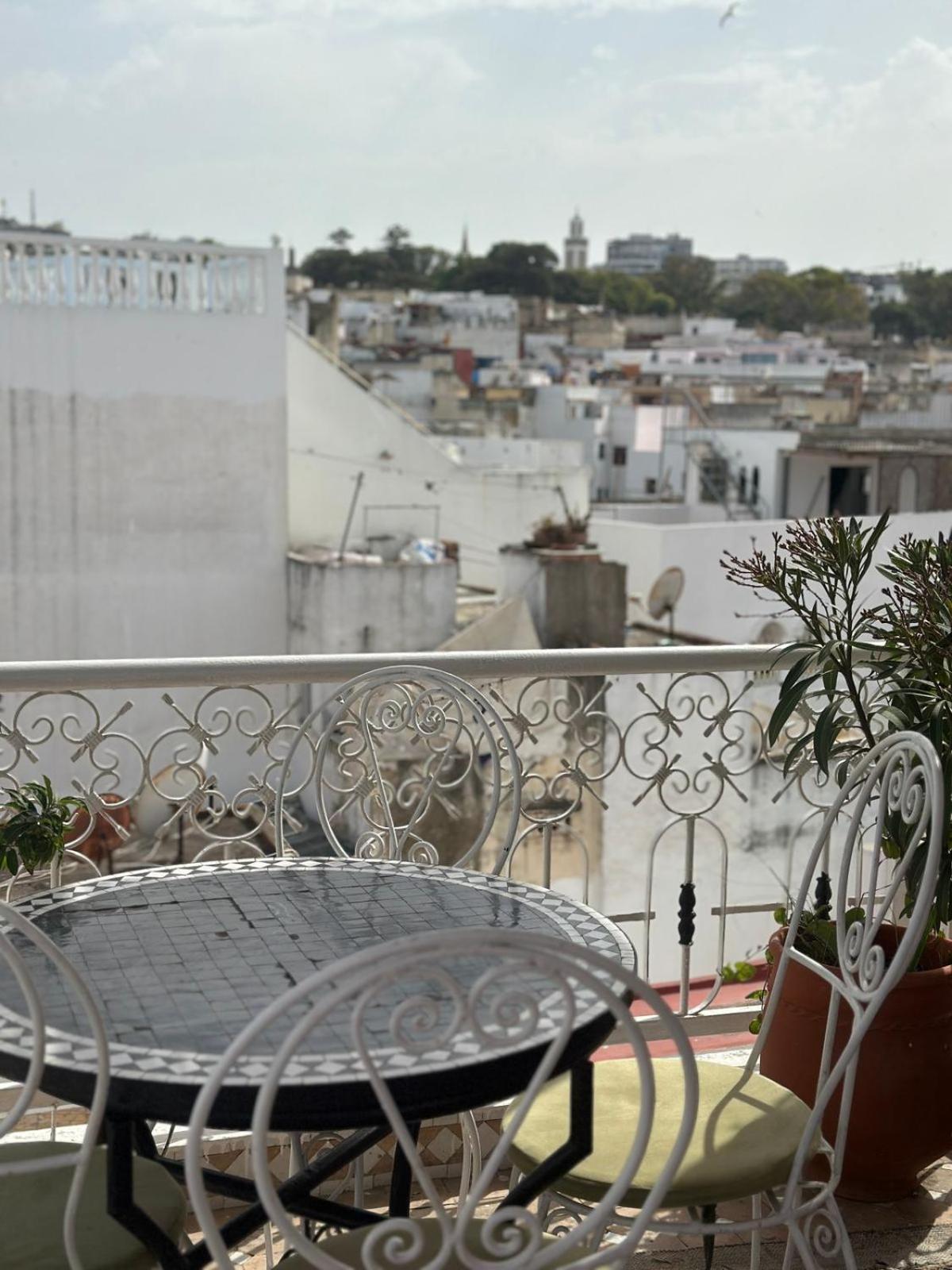 The Riad Hostel Танжер Экстерьер фото