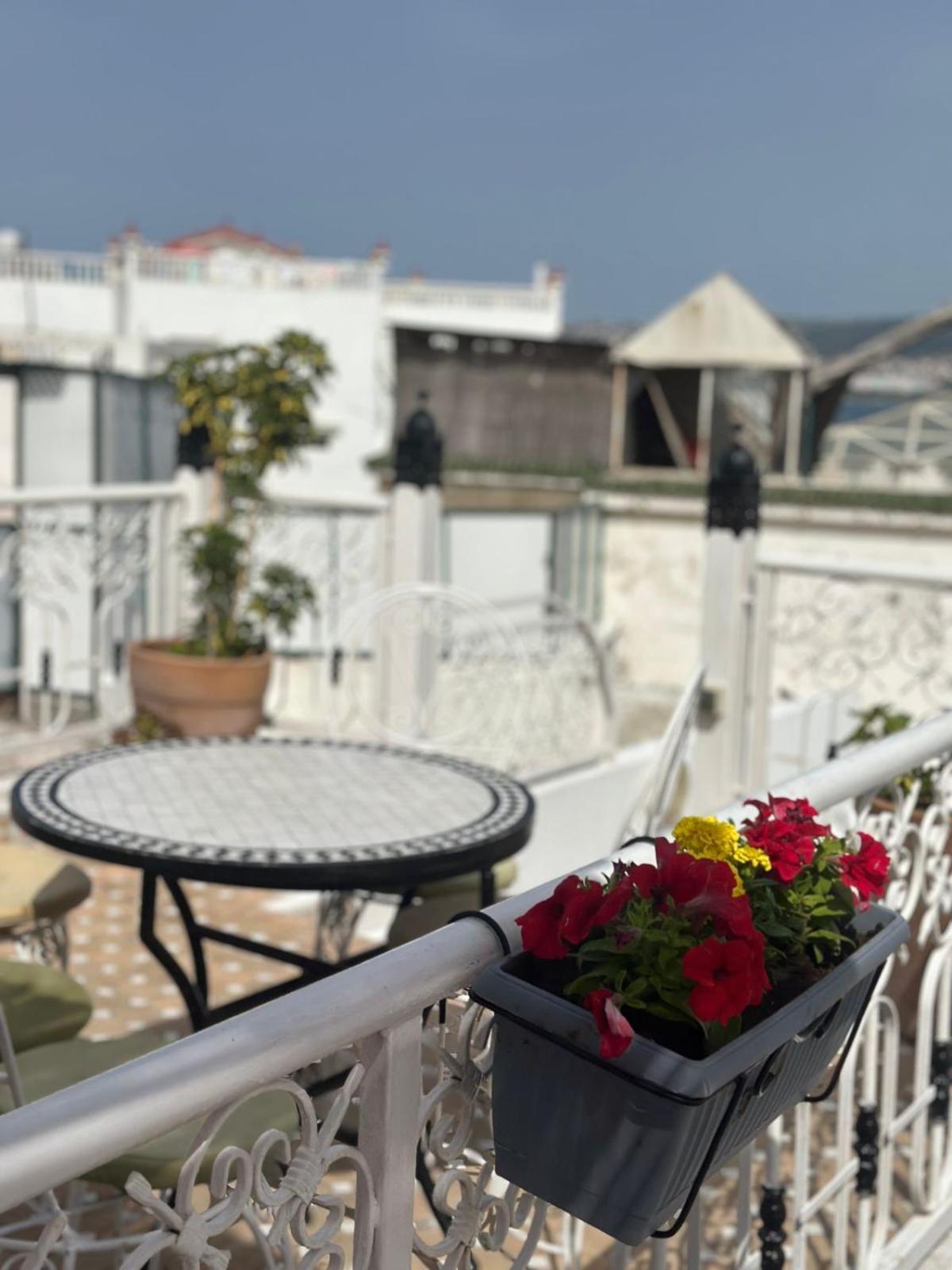The Riad Hostel Танжер Экстерьер фото