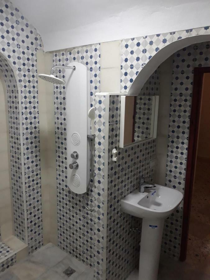 The Riad Hostel Танжер Экстерьер фото